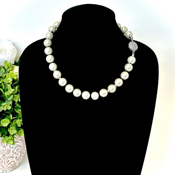 **2 necklaces in 1-Wear it 3 Ways** WHBM Long Black Lace Wrapped Pearl Necklace - Picture 14 of 16